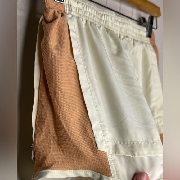 Nike Cream and Tan Athletic Shorts XS - Picture 5 of 6